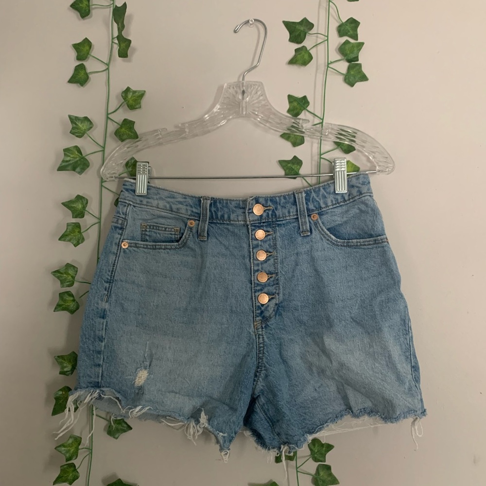 Universal Thread high waisted buttoned jean shorts